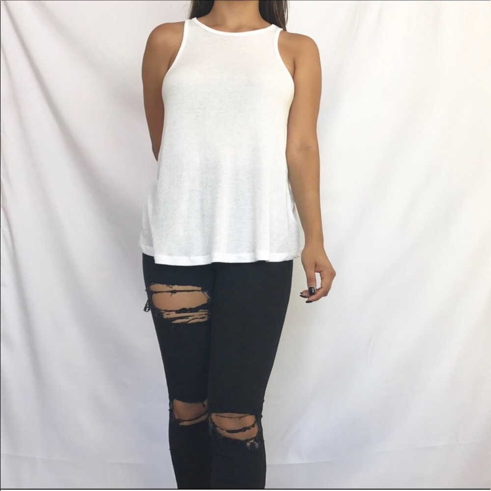 • Classic Ribbed Tank • - Picture 4 of 5